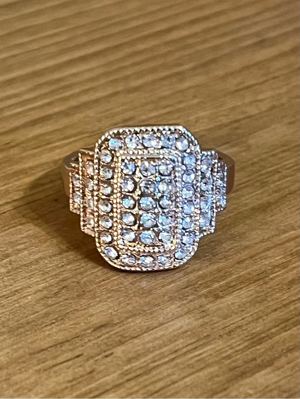 Vtg rose gold tone band rectangle shaped face with cubic zirconia stones size 8